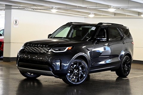 2023 Land Rover Discovery.