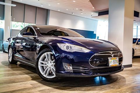 2014 Tesla Model S.