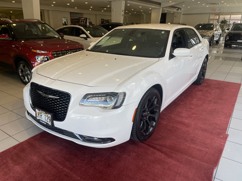 2019 Chrysler 300.