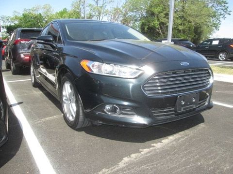 2014 Ford Fusion.