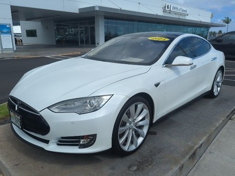 2014 Tesla Model S.