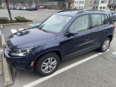 2016 Volkswagen Tiguan.