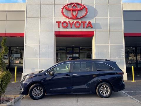 2023 Toyota Sienna.