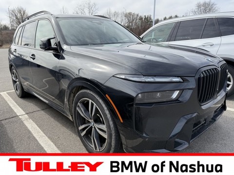 2025 BMW X7.