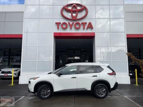 2021 Nissan Rogue.