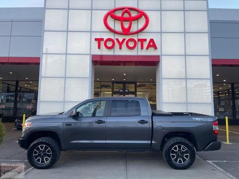 2017 Toyota Tundra.