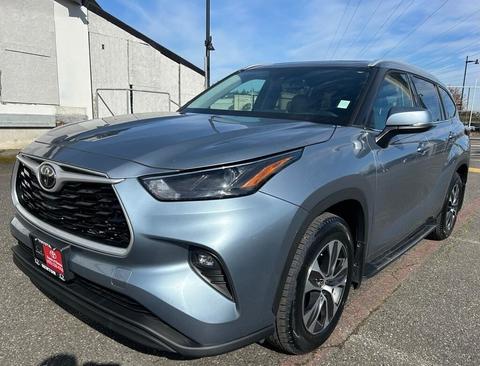 2022 Toyota Highlander.