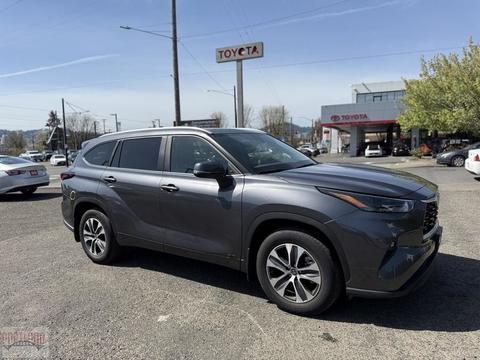 2024 Toyota Highlander.