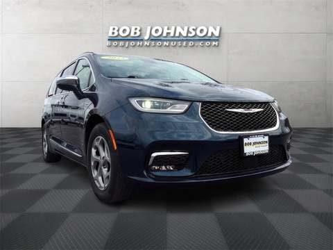 2022 Chrysler Pacifica.