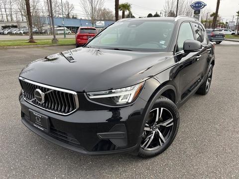 2025 Volvo XC40.