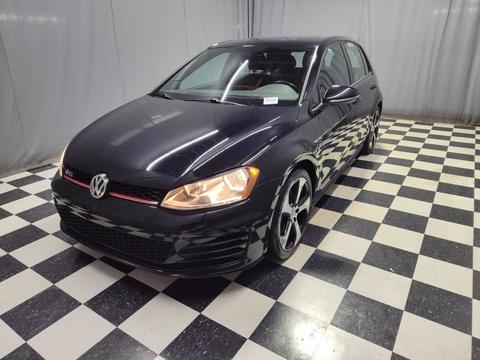 2017 Volkswagen Golf R.