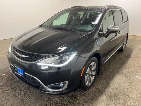 2020 Chrysler Pacifica.