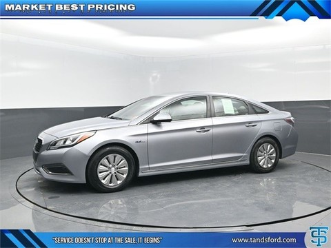 2016 Hyundai Sonata.