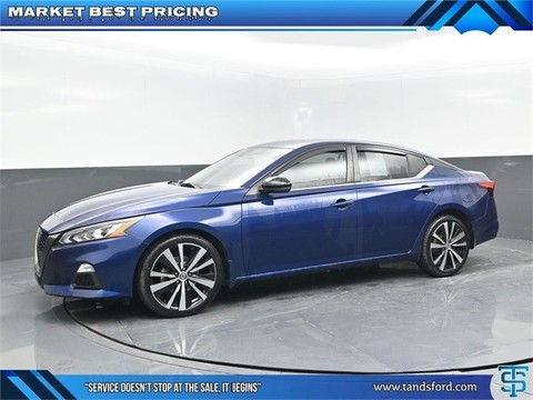 2021 Nissan Altima.