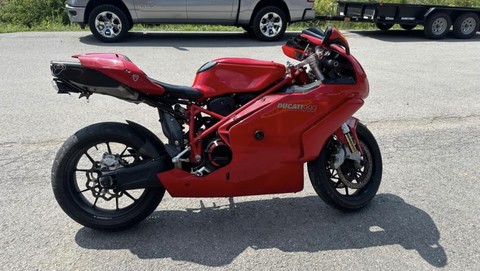 2005 Ducati 999.