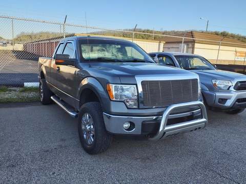 2012 Ford F-150.