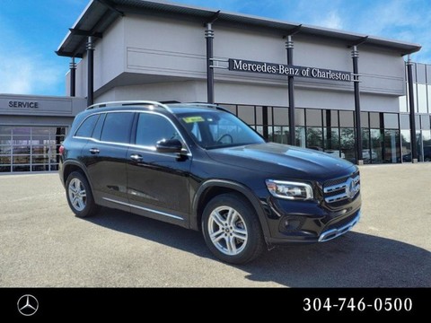 2022 Mercedes-Benz GLB-Class.