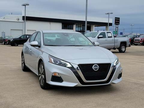 2022 Nissan Altima.