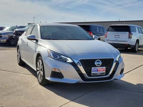 2022 Nissan Altima.