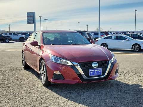 2022 Nissan Altima.