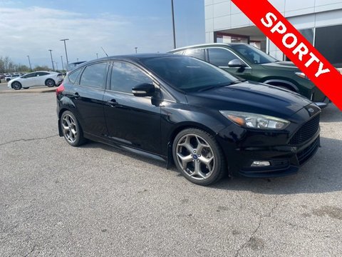 2017 Ford Focus Hbks.