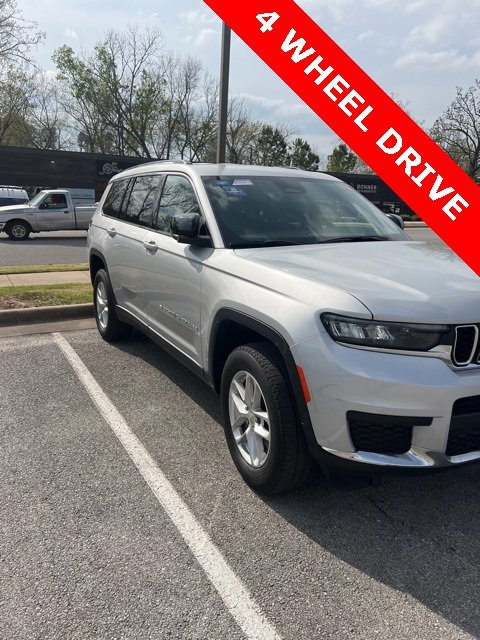 2022 Jeep Grand Cherokee.