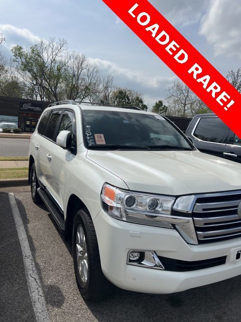 2019 Toyota Land Cruiser.