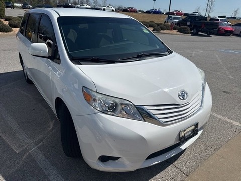 2017 Toyota Sienna.
