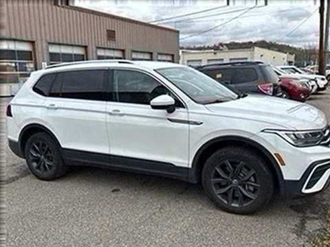 2022 Volkswagen Tiguan.