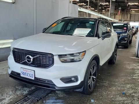 2022 Volvo XC40.