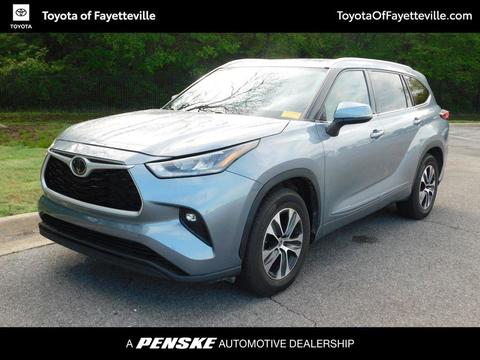 2020 Toyota Highlander.