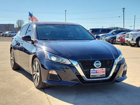 2022 Nissan Altima.