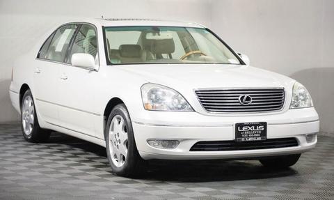 2001 Lexus LS.