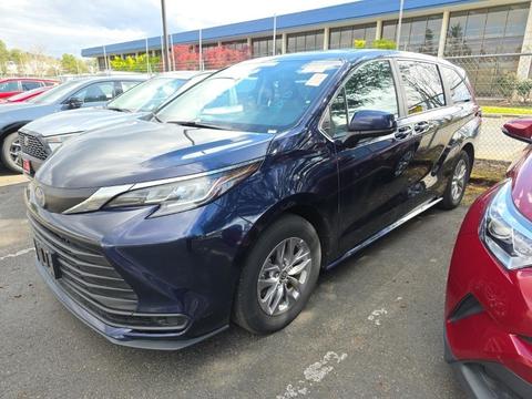 2023 Toyota Sienna.