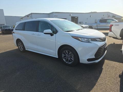 2023 Toyota Sienna.