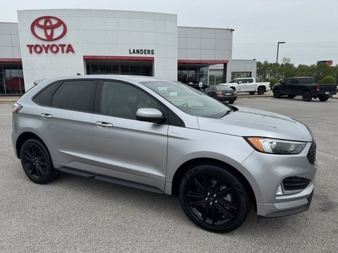 2022 Ford Edge.
