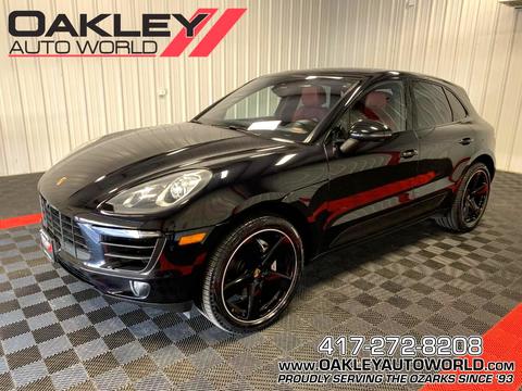 2017 Porsche Macan.
