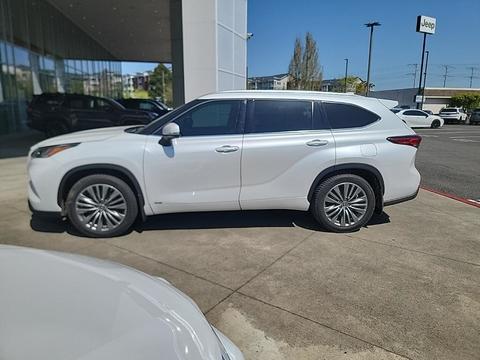 2022 Toyota Highlander.