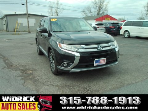 2016 Mitsubishi Outlander.