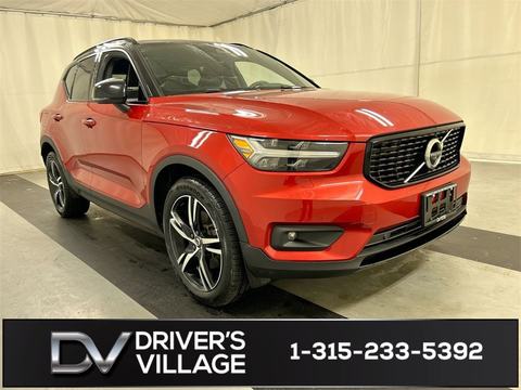 2021 Volvo XC40.