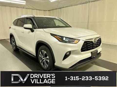 2022 Toyota Highlander.