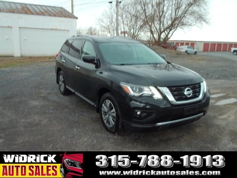 2020 Nissan Pathfinder.