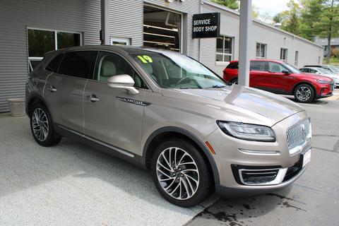 2019 Lincoln Nautilus.