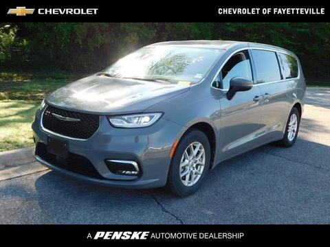 2023 Chrysler Pacifica.