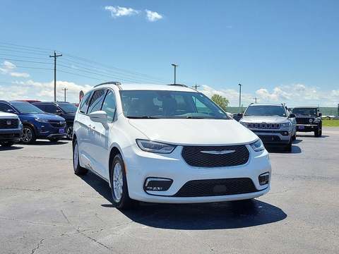 2022 Chrysler Pacifica.