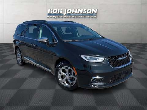 2023 Chrysler Pacifica.