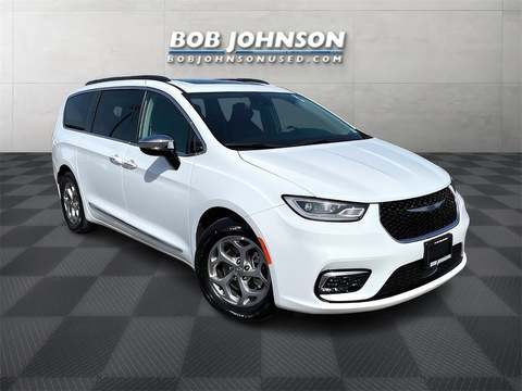 2023 Chrysler Pacifica.