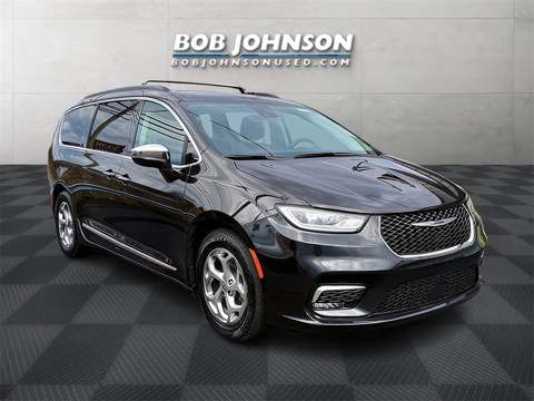 2023 Chrysler Pacifica.