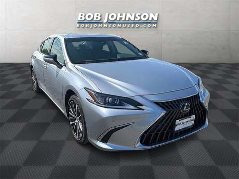 2024 Lexus ES.