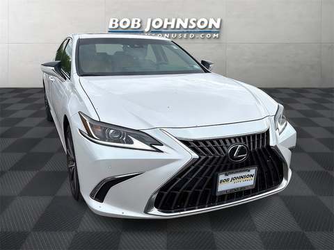 2024 Lexus ES.